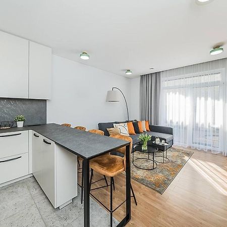 Lovely Apartment With Private Terrace By Urban Rent Kaunas Eksteriør billede
